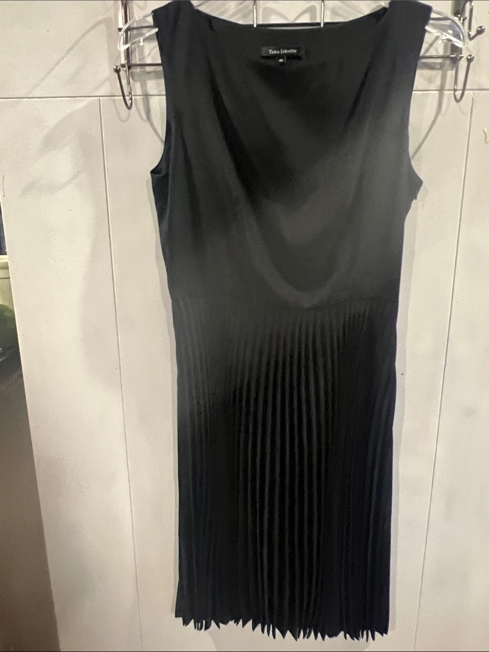 Tara Jarmon Black Sleeveless Pleated Midi Dress